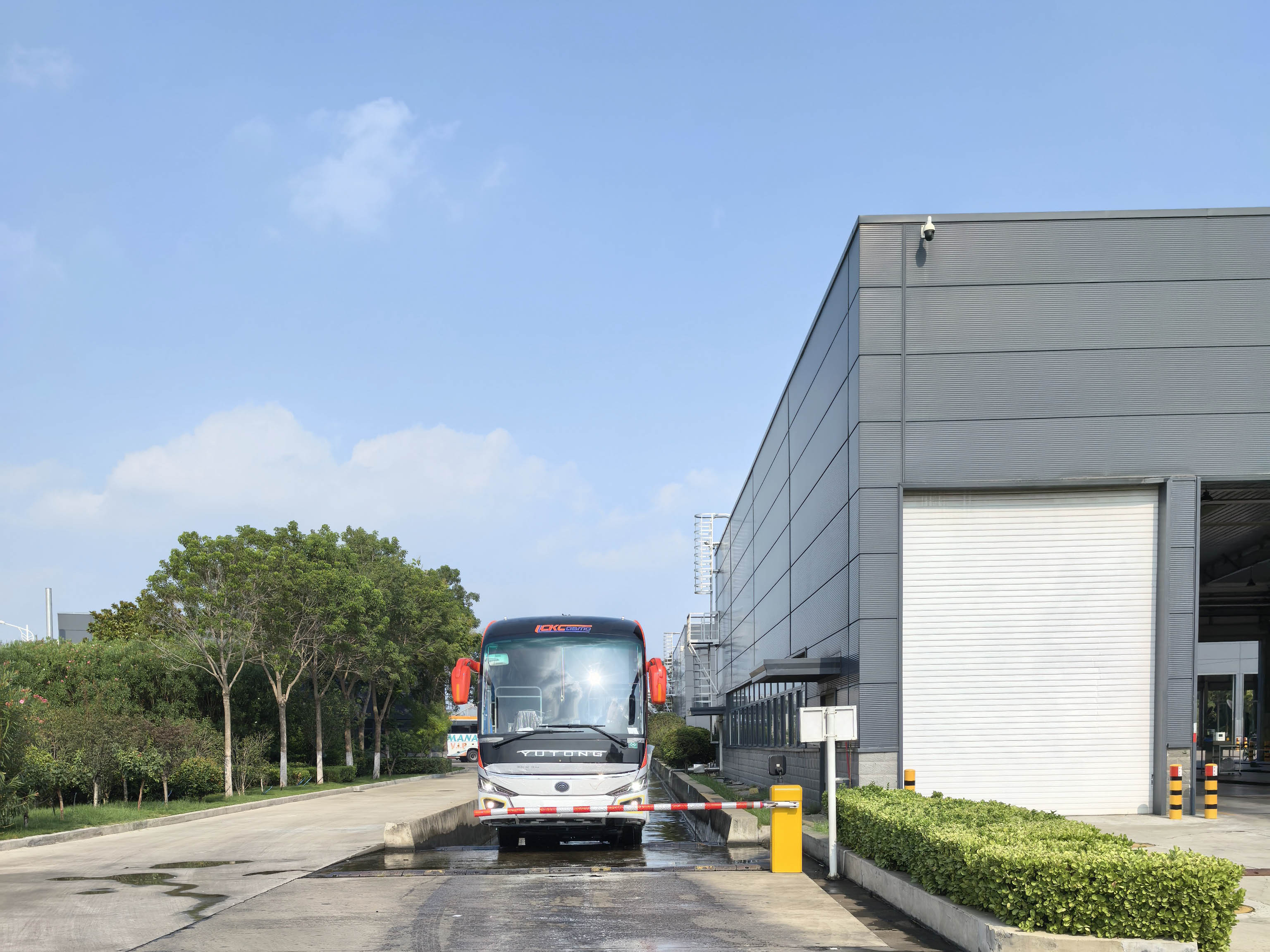 赴宇通客车考察交流 共谋智慧交通合作新篇